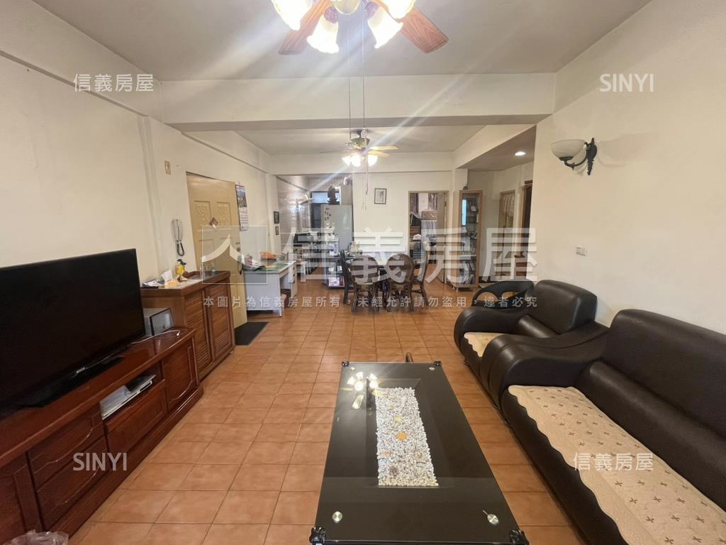 三面採光河畔景觀美公寓房屋室內格局與周邊環境