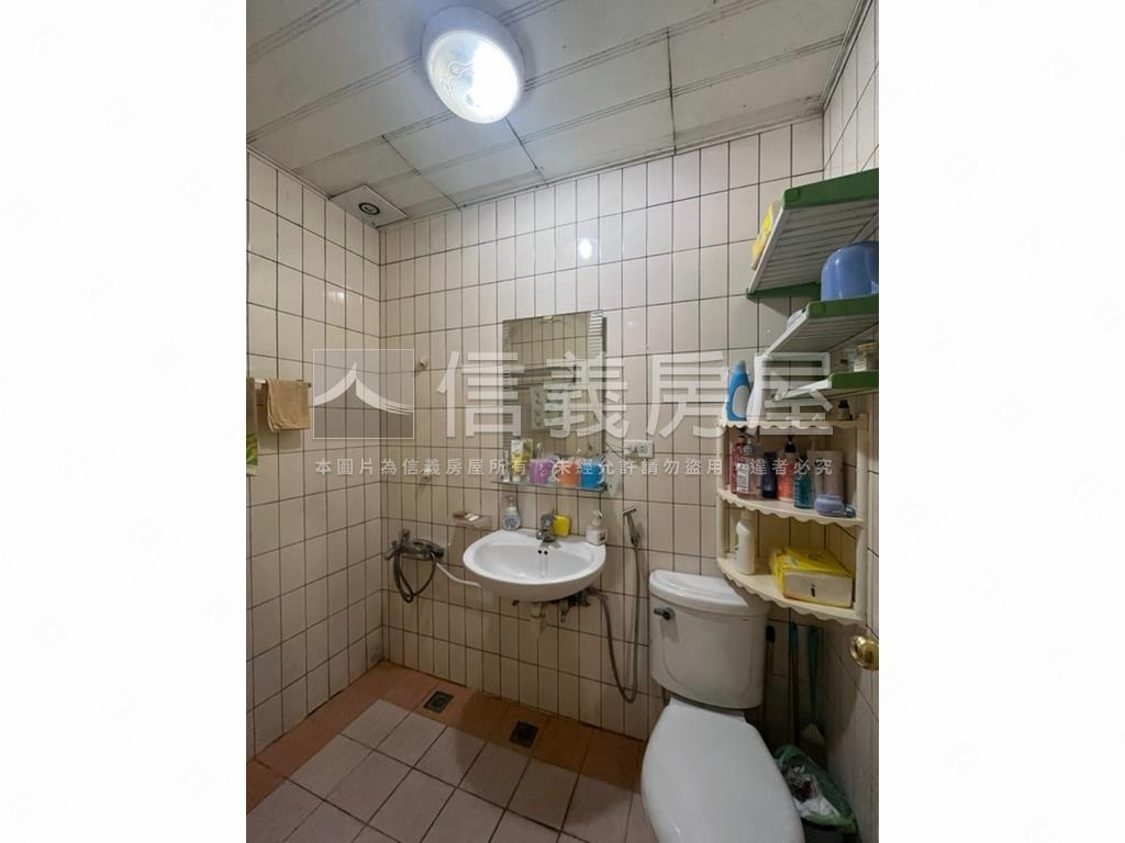 三面採光河畔景觀美公寓房屋室內格局與周邊環境