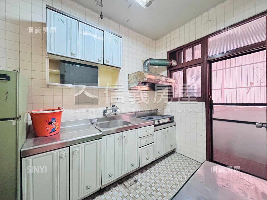 中山路近愛買公寓房屋室內格局與周邊環境