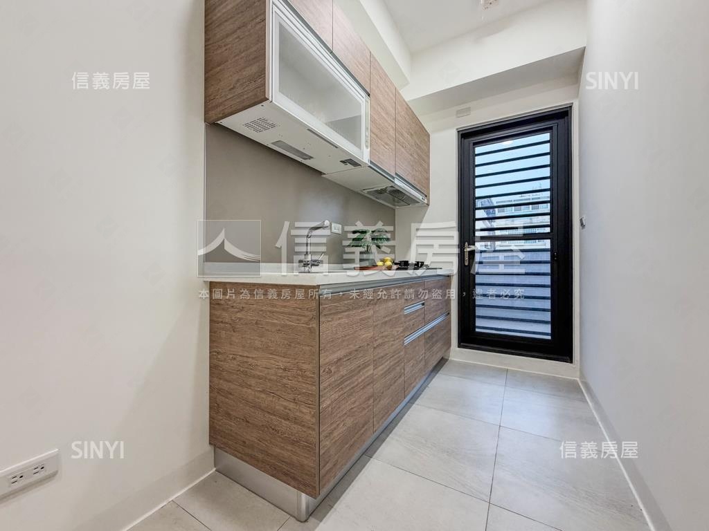 全新未住裝潢美二房房屋室內格局與周邊環境