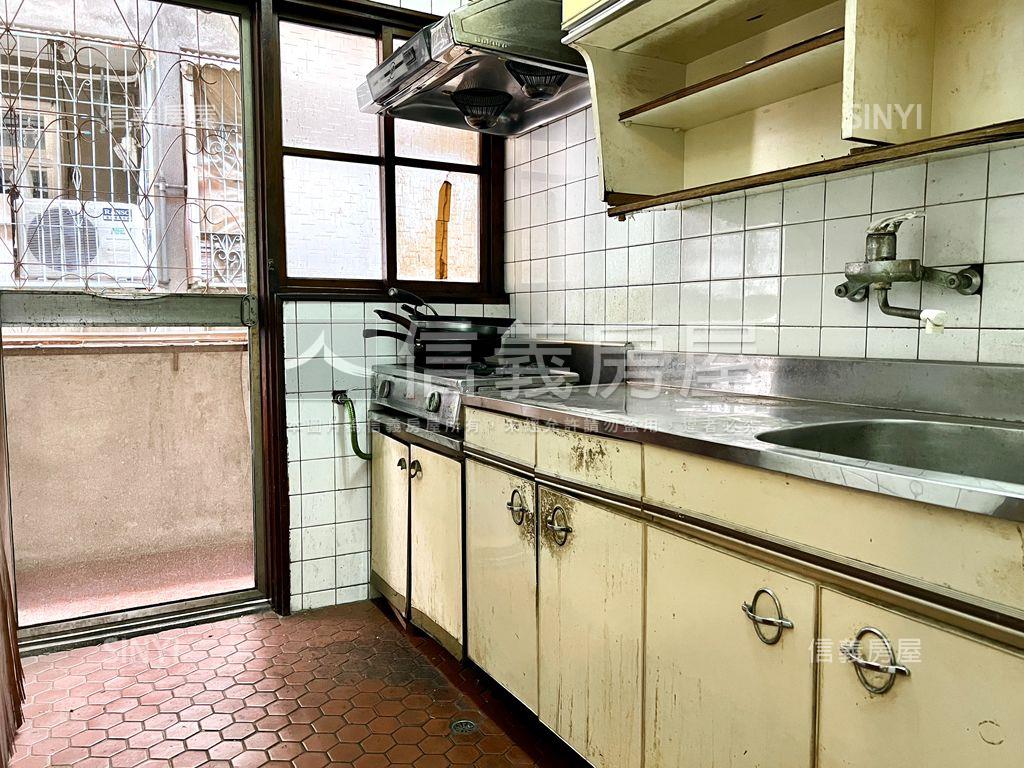 成功低總美寓房屋室內格局與周邊環境