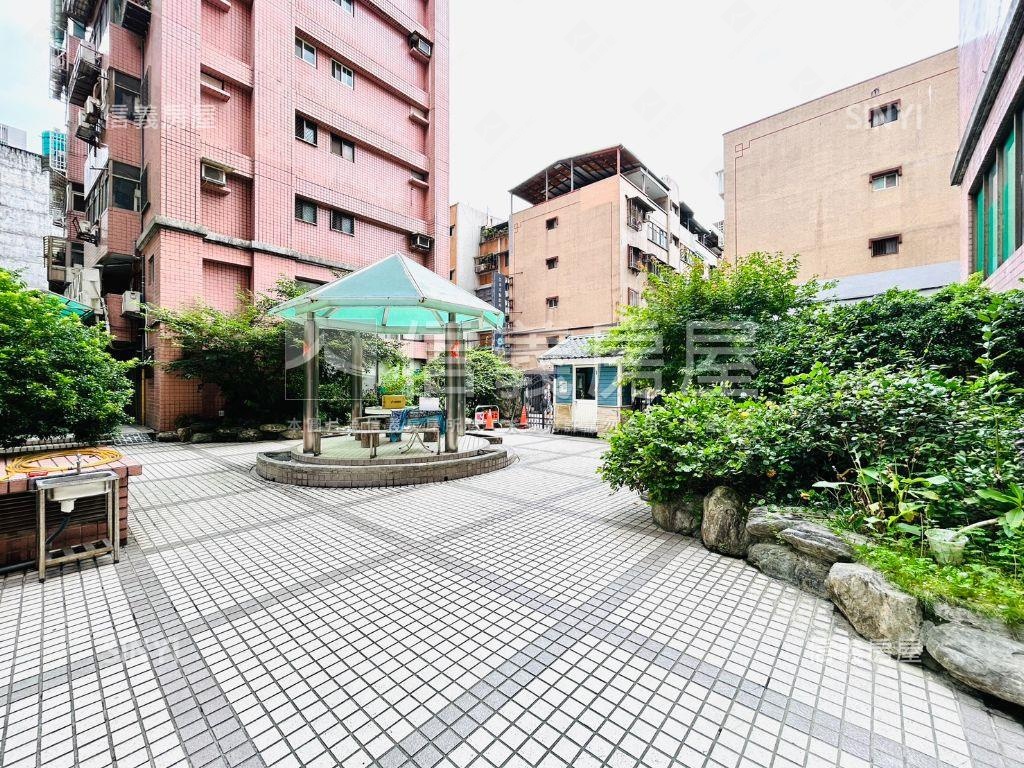 湖國大第１０１四大房車位房屋室內格局與周邊環境