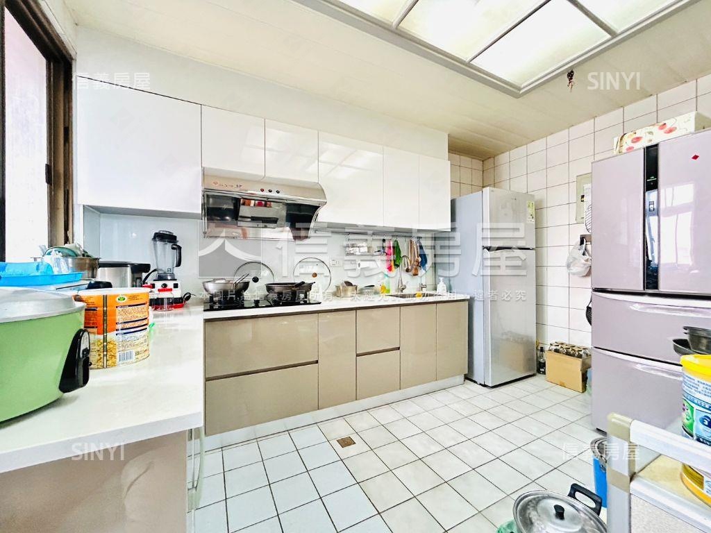 湖國大第１０１四大房車位房屋室內格局與周邊環境