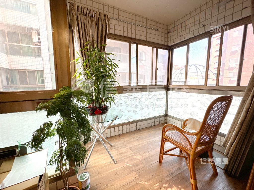 國家大第裝潢採光四房車位房屋室內格局與周邊環境