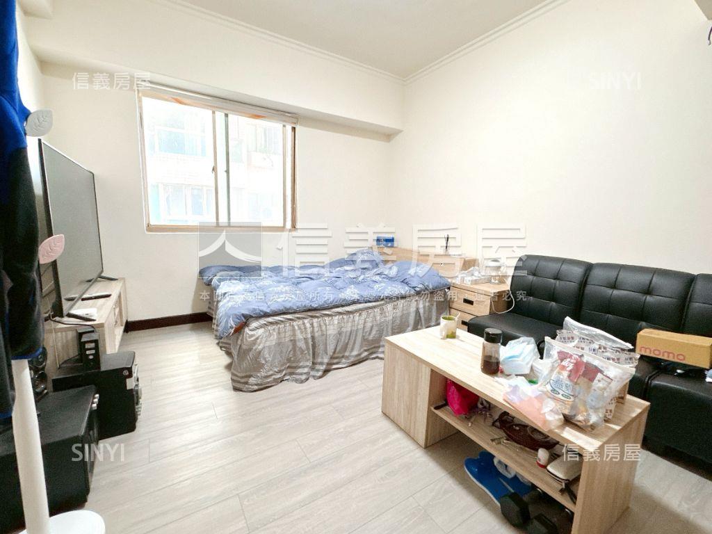 國家大第裝潢採光四房車位房屋室內格局與周邊環境