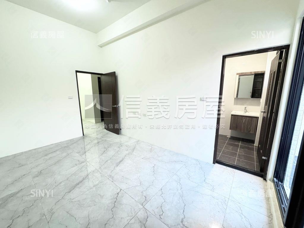 興達港海景＊全新電梯車墅房屋室內格局與周邊環境