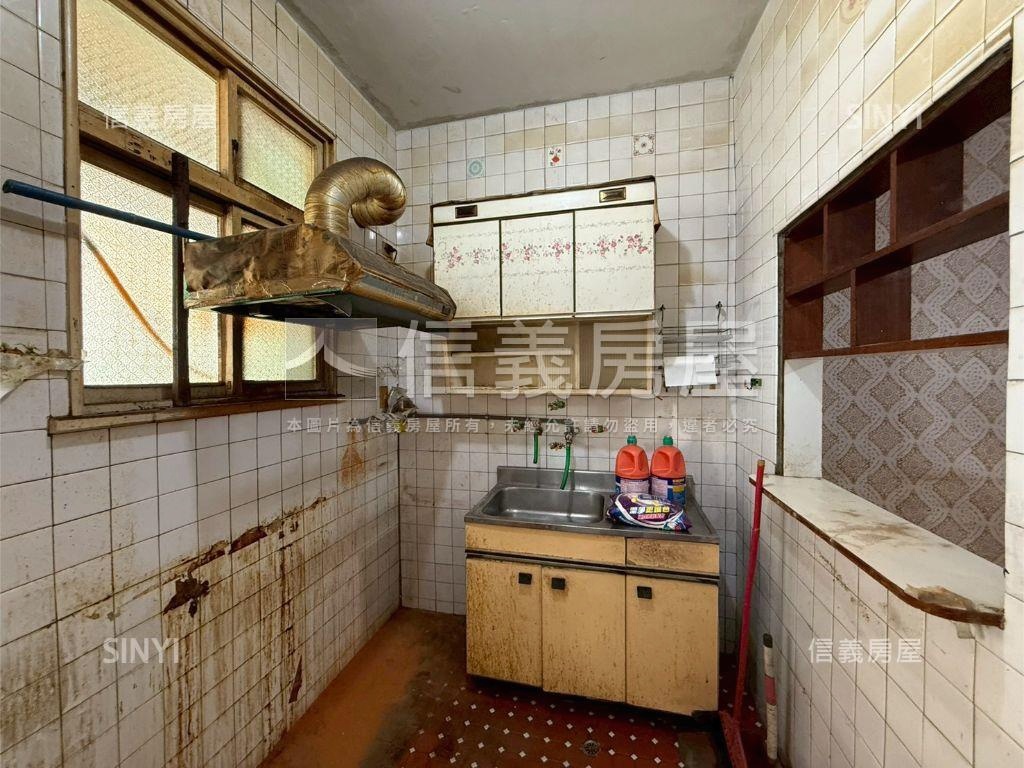 民樂街黃金公寓三樓房屋室內格局與周邊環境