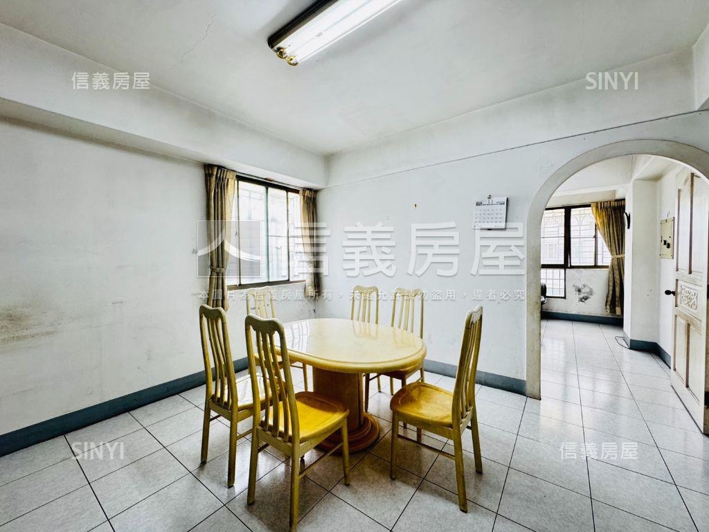 仁武仁雄電梯三面採光美宅房屋室內格局與周邊環境