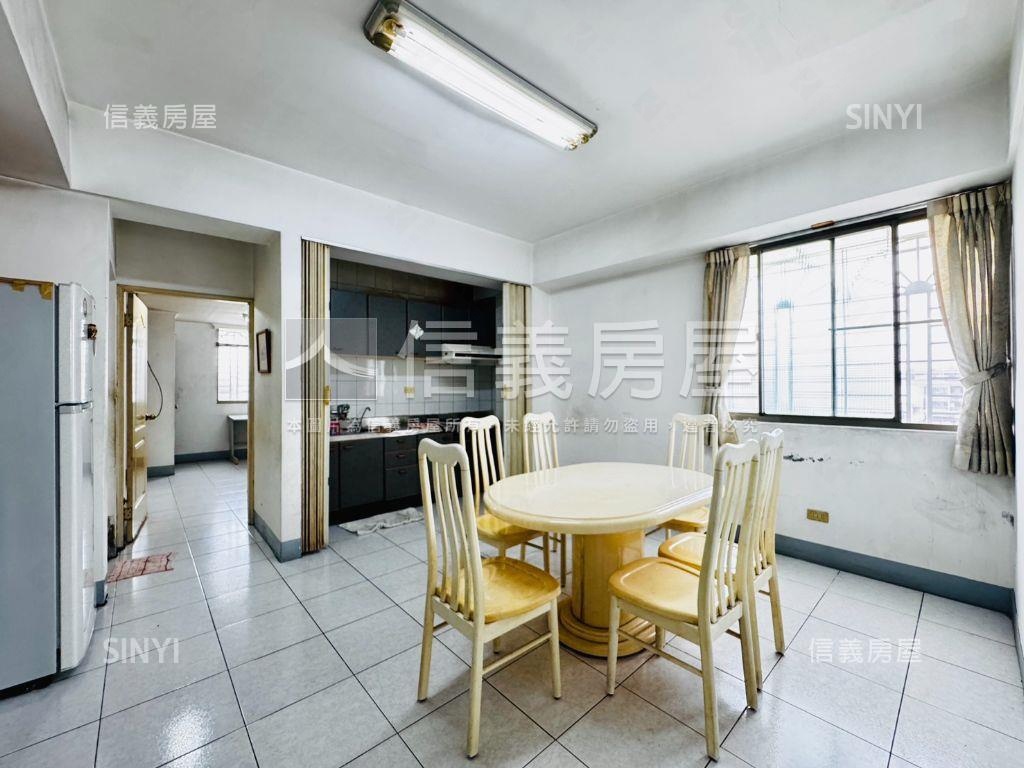 仁武仁雄電梯三面採光美宅房屋室內格局與周邊環境