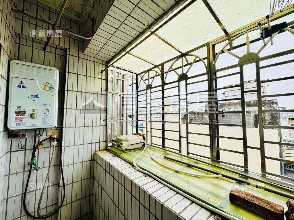 仁武仁雄電梯三面採光美宅房屋室內格局與周邊環境