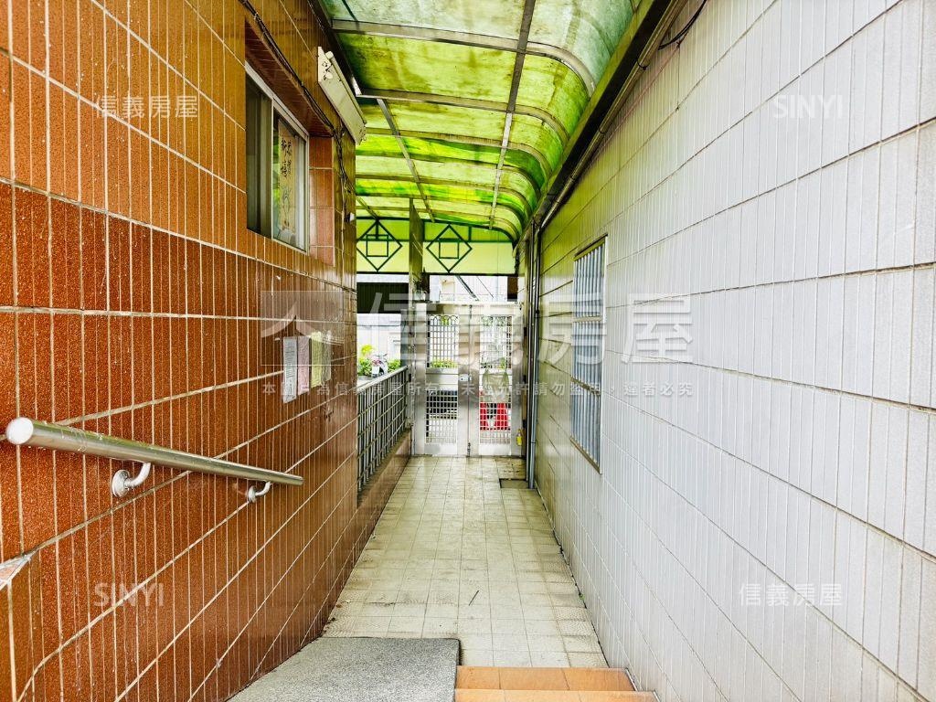 仁武仁雄電梯三面採光美宅房屋室內格局與周邊環境