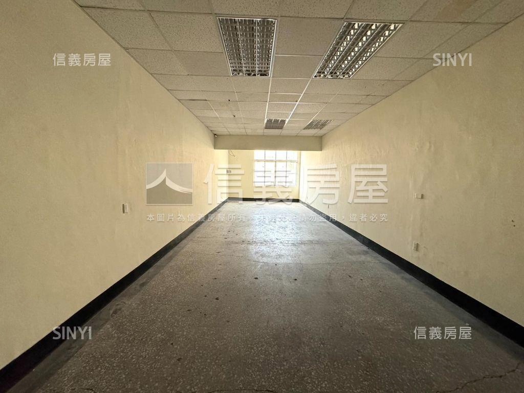 建國二路燙金店面房屋室內格局與周邊環境