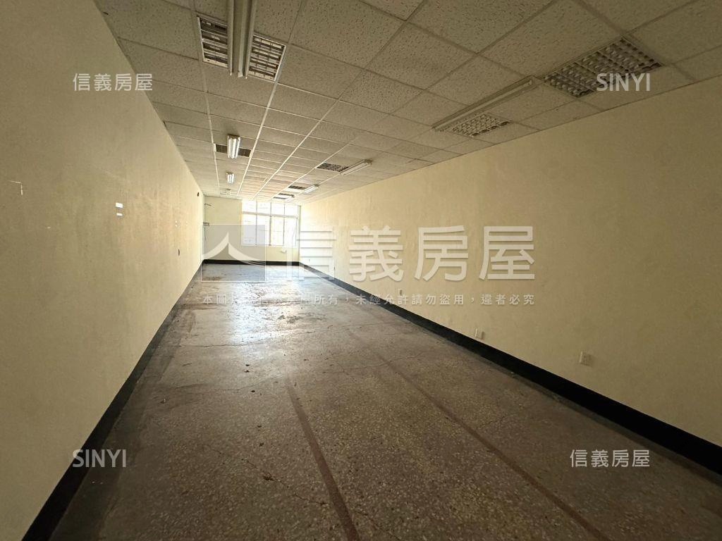 建國二路燙金店面房屋室內格局與周邊環境