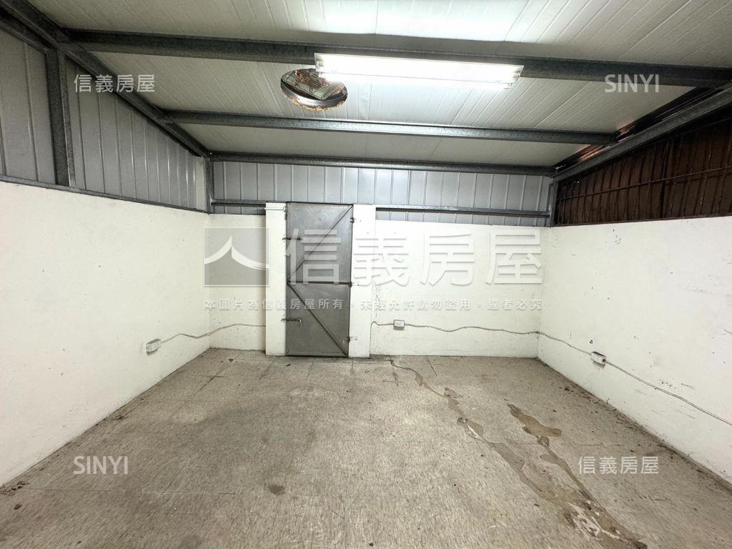 建國二路燙金店面房屋室內格局與周邊環境