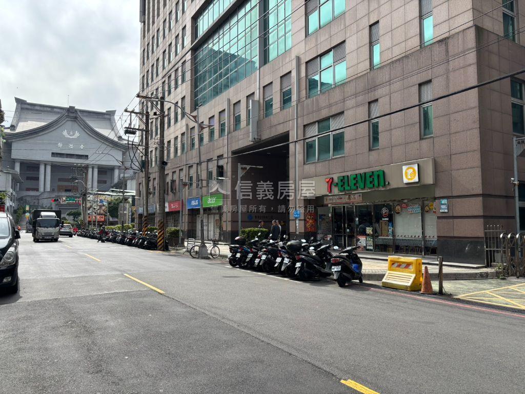 中山路鄰路二樓大空間房屋室內格局與周邊環境