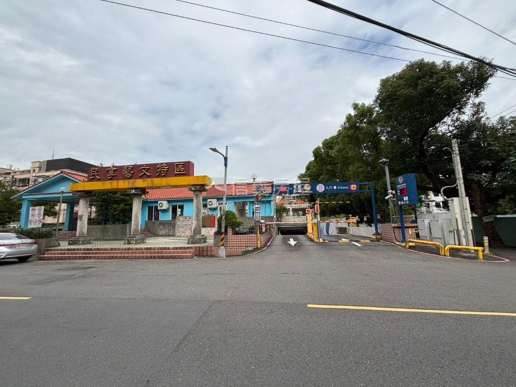 中山路鄰路二樓大空間房屋室內格局與周邊環境
