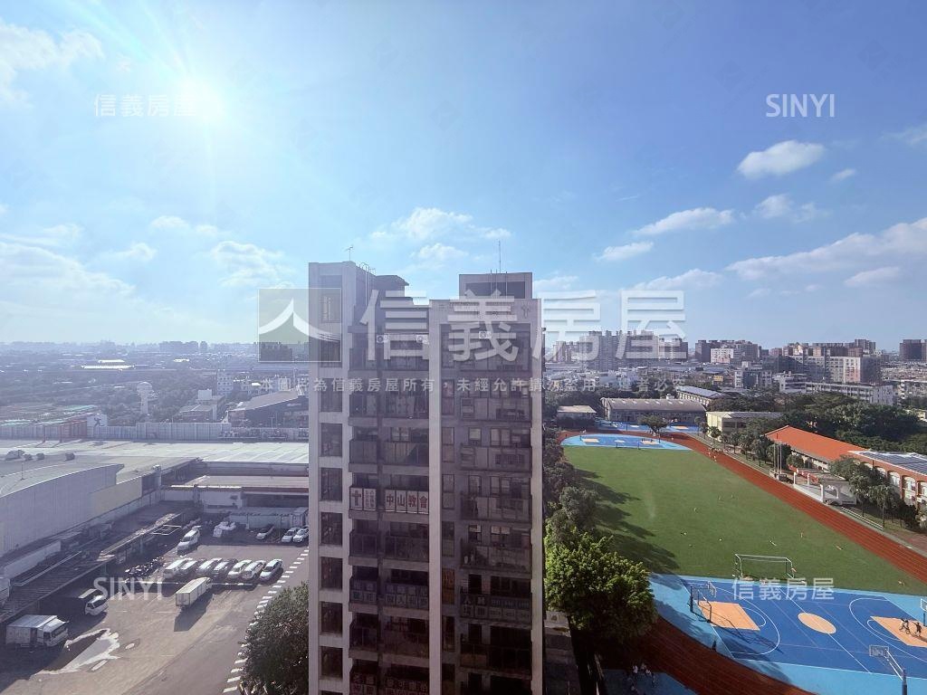 國泰英倫皇家三房車位房屋室內格局與周邊環境