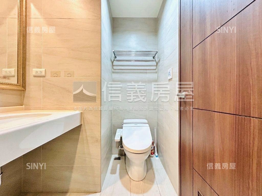 中國醫商圈雲品高樓平車宅房屋室內格局與周邊環境