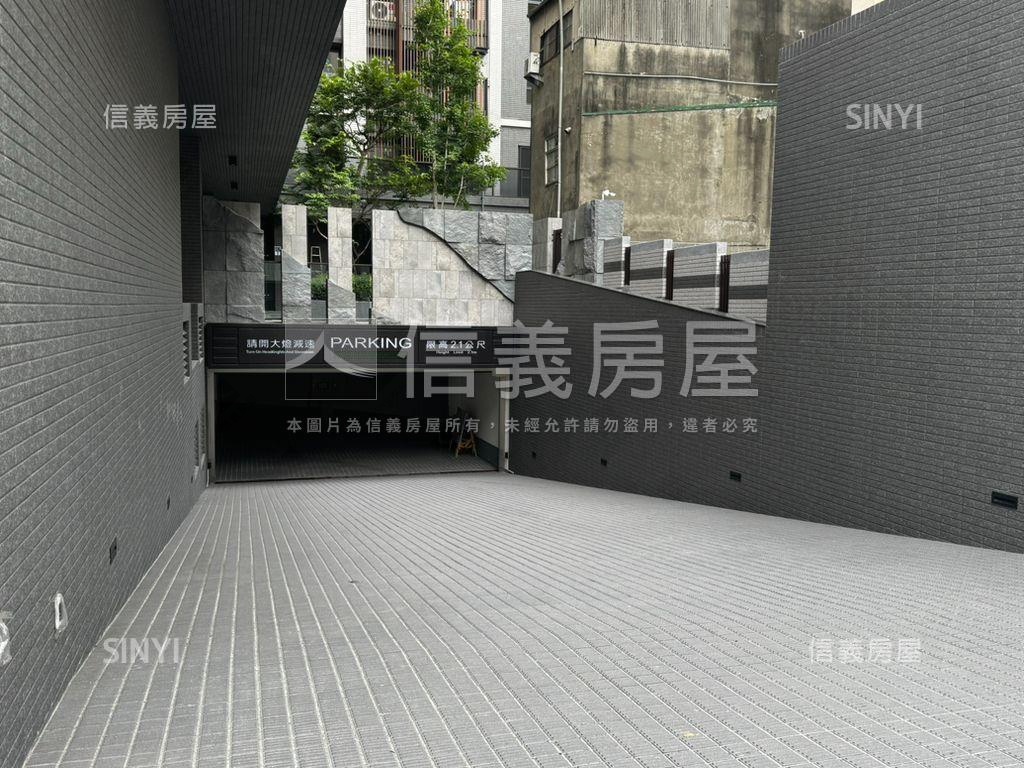 富宇質青三房露台雙平車位房屋室內格局與周邊環境