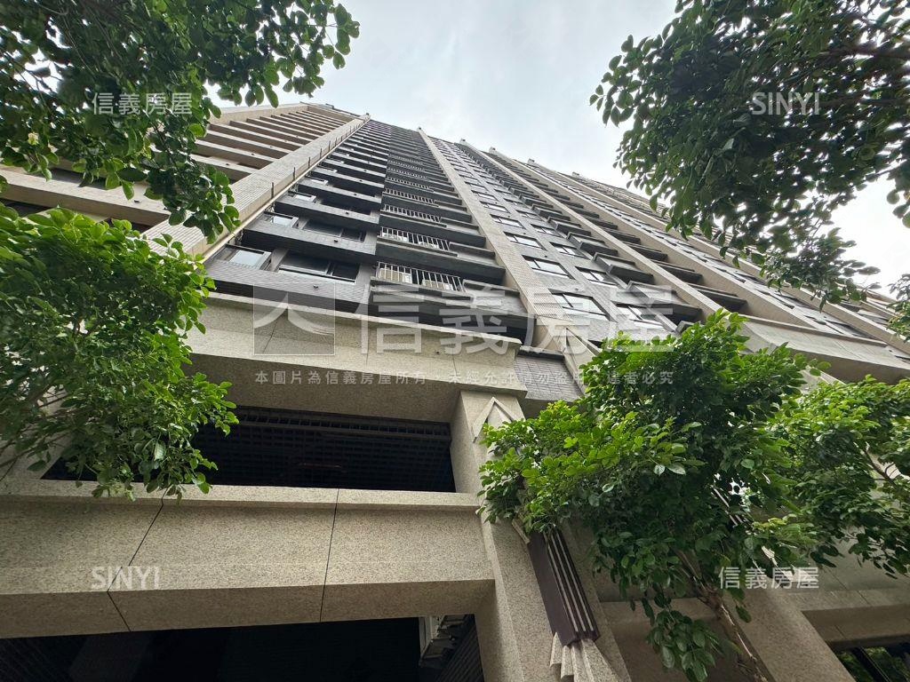 文華天際麗景三房車位房屋室內格局與周邊環境