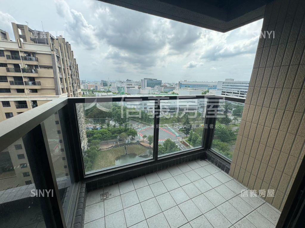 文華天際麗景三房車位房屋室內格局與周邊環境