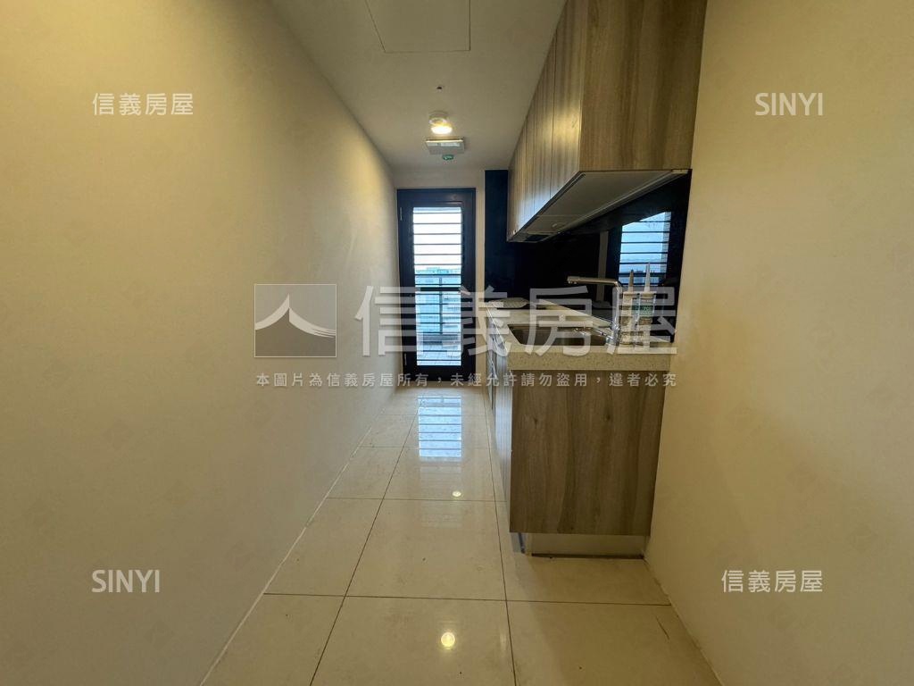 文華天際麗景三房車位房屋室內格局與周邊環境