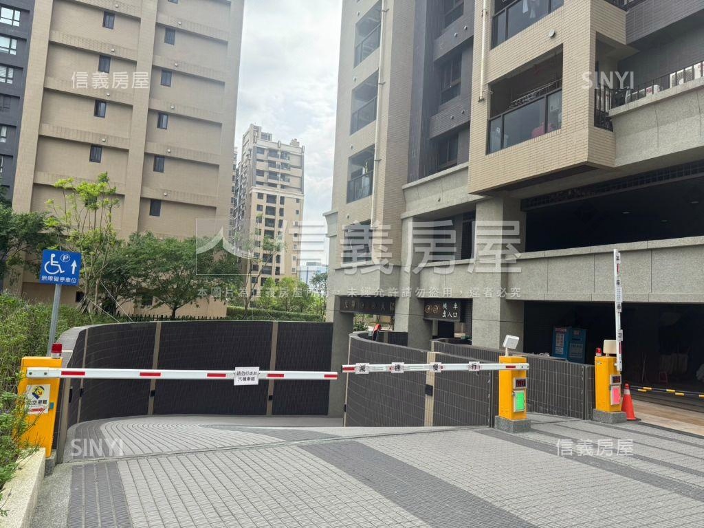 文華天際麗景三房車位房屋室內格局與周邊環境