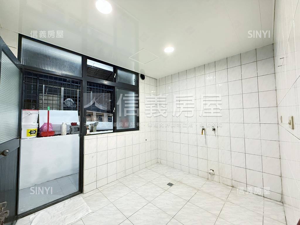 大坪林捷運黃金三樓房屋室內格局與周邊環境