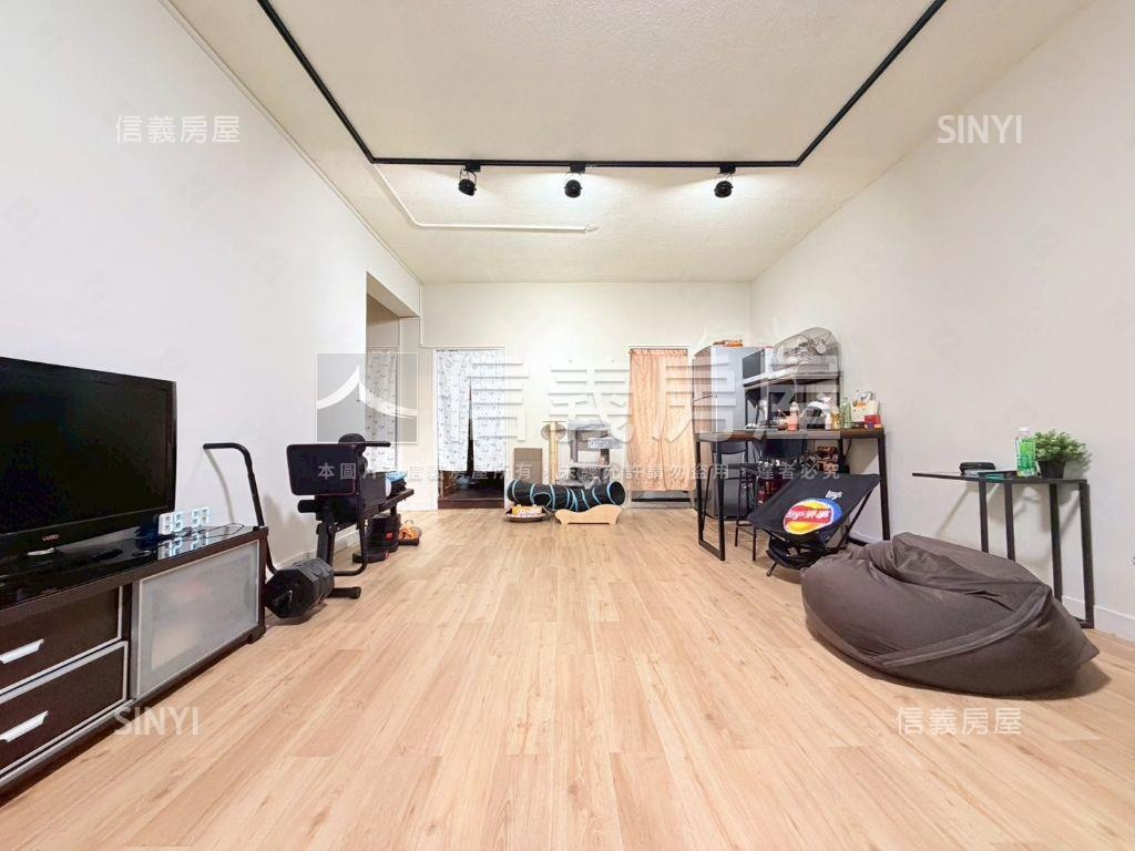 哇！是保護膝蓋黃金三樓房屋室內格局與周邊環境