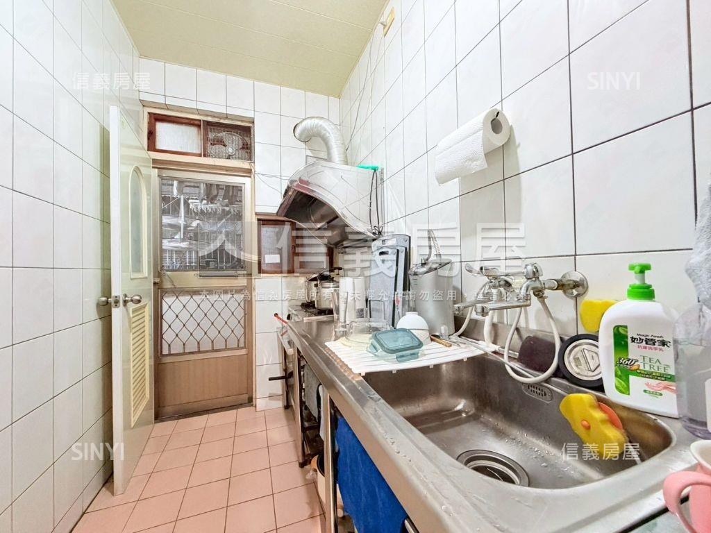 哇！是保護膝蓋黃金三樓房屋室內格局與周邊環境