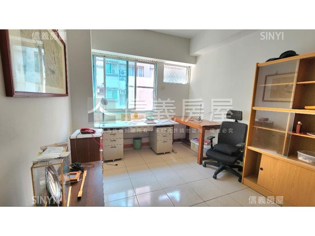 萊茵皇家方正三房附車位房屋室內格局與周邊環境