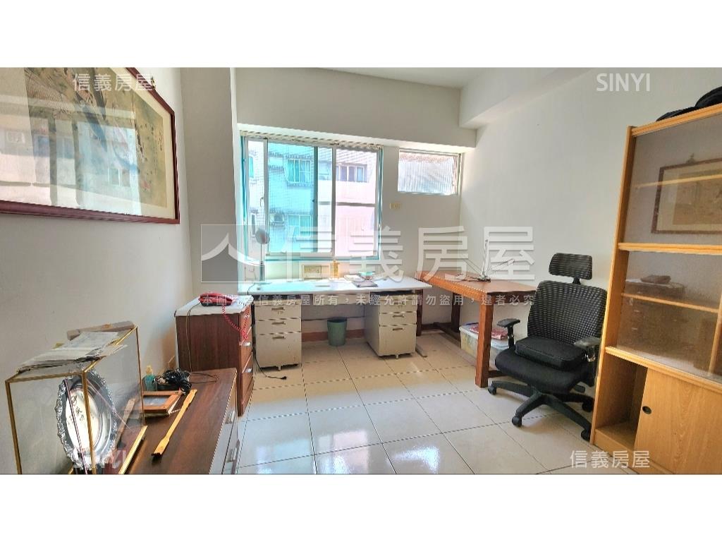 萊茵皇家方正三房附車位房屋室內格局與周邊環境