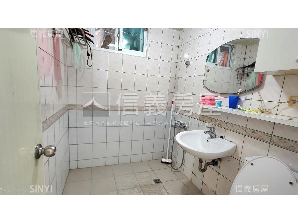 萊茵皇家方正三房附車位房屋室內格局與周邊環境