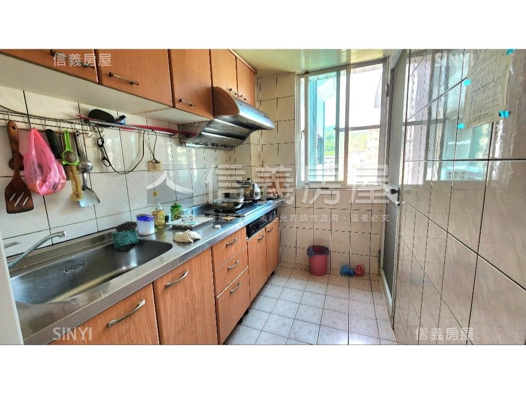 萊茵皇家方正三房附車位房屋室內格局與周邊環境