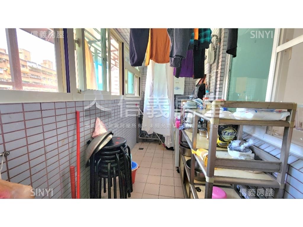 萊茵皇家方正三房附車位房屋室內格局與周邊環境