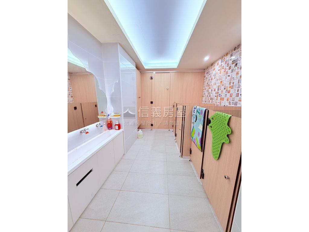 內湖寬敞★大面寬住辦房屋室內格局與周邊環境