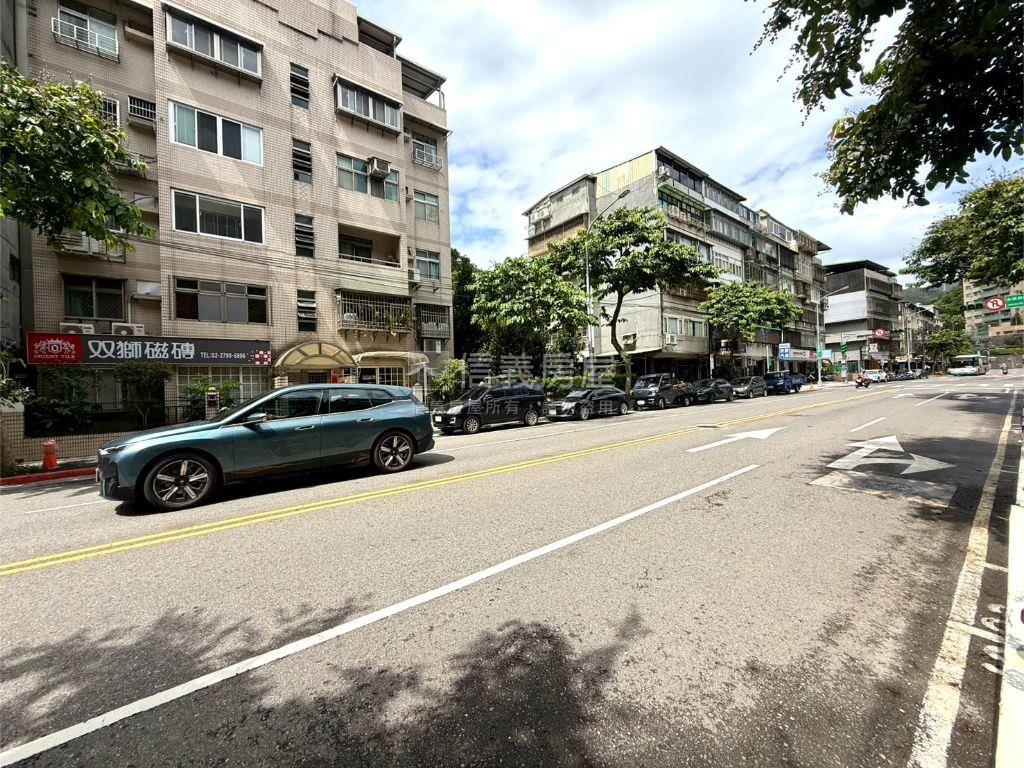 內湖寬敞★大面寬住辦房屋室內格局與周邊環境