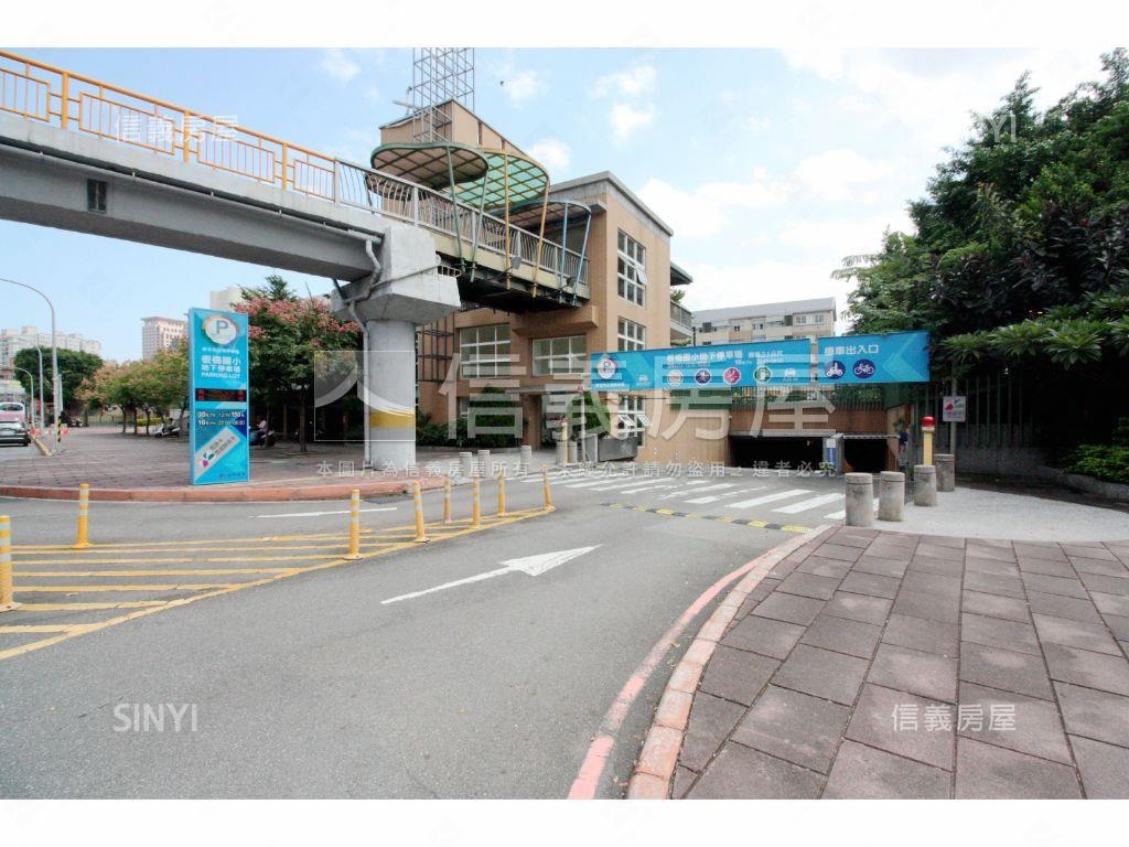 府中捷運三樓適自用兼收租房屋室內格局與周邊環境