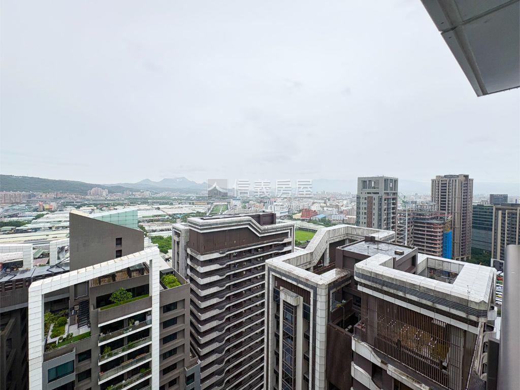 副都心機捷景觀高樓房屋室內格局與周邊環境