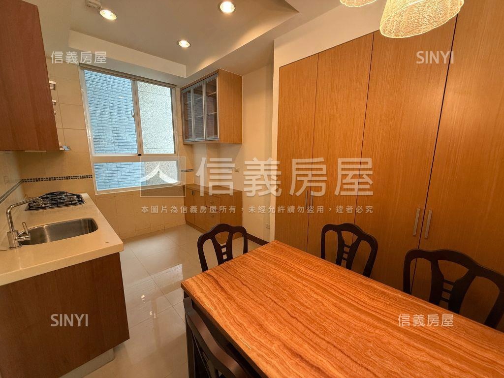 土庫重劃區大面寬正路透天房屋室內格局與周邊環境