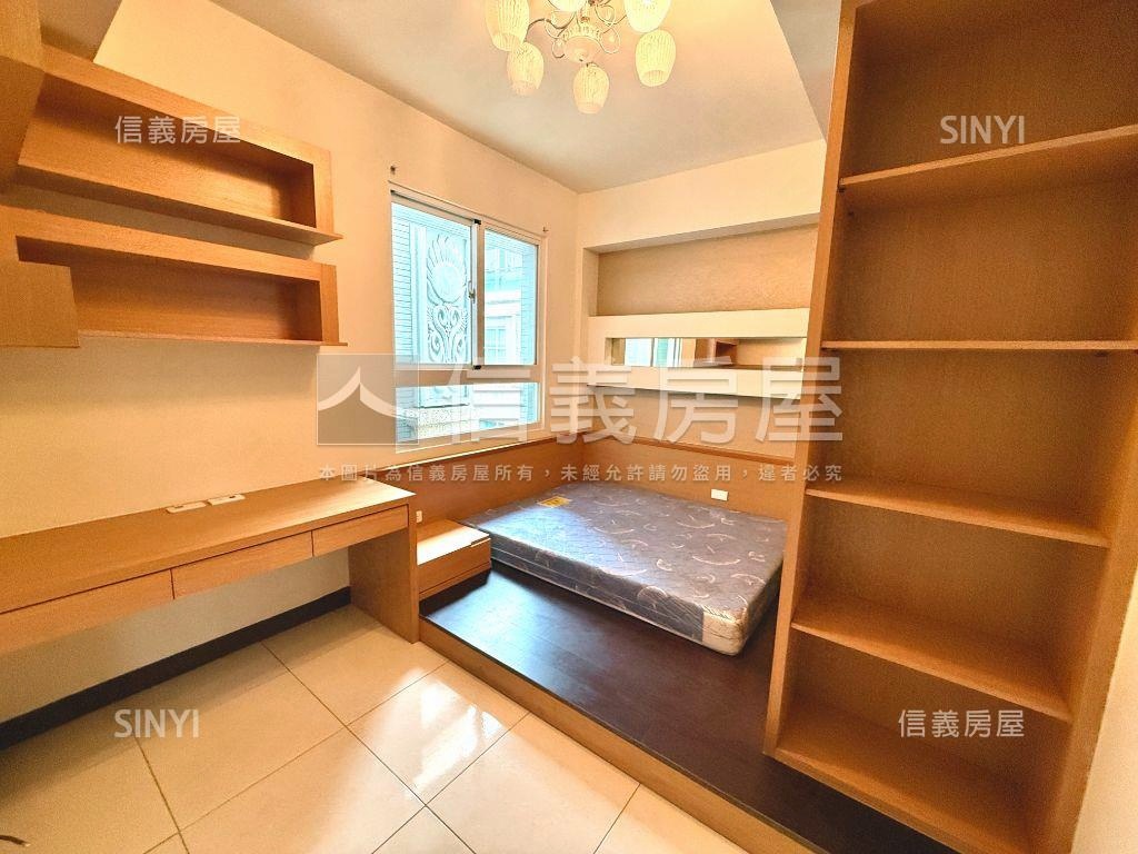 土庫重劃區大面寬正路透天房屋室內格局與周邊環境