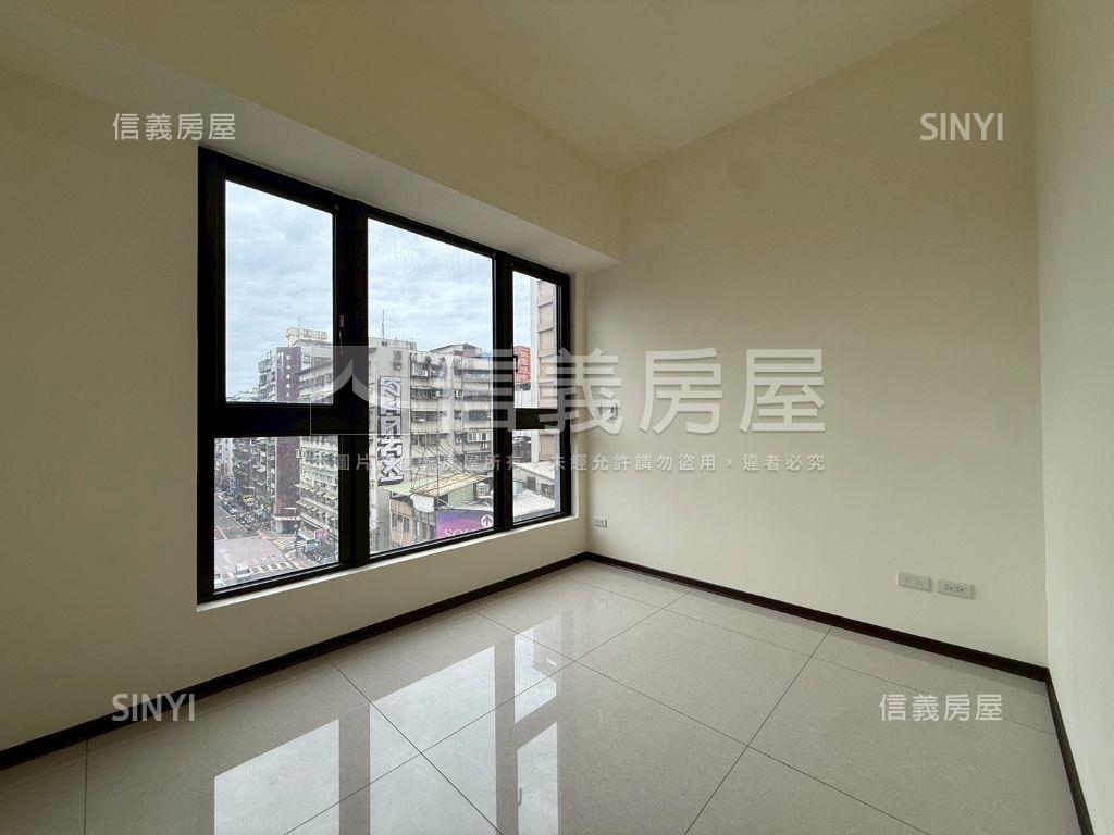 新碩文曲邊間看公園房屋室內格局與周邊環境