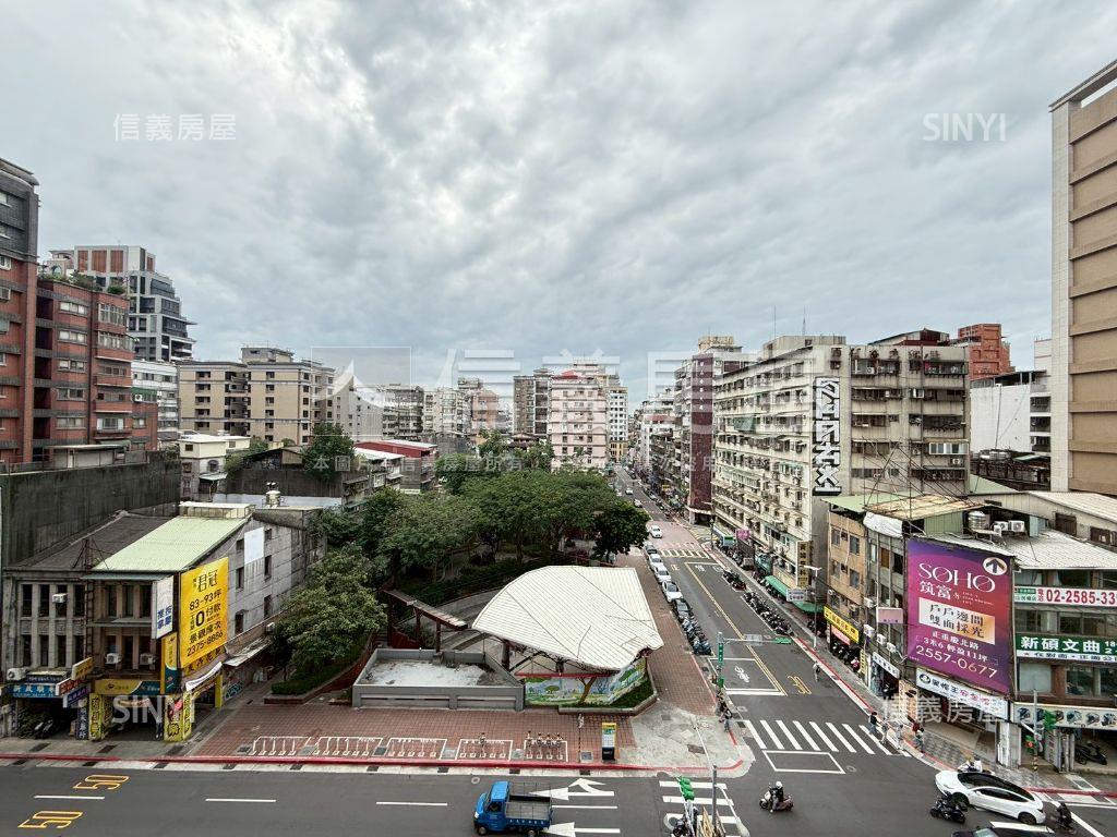 新碩文曲邊間看公園房屋室內格局與周邊環境