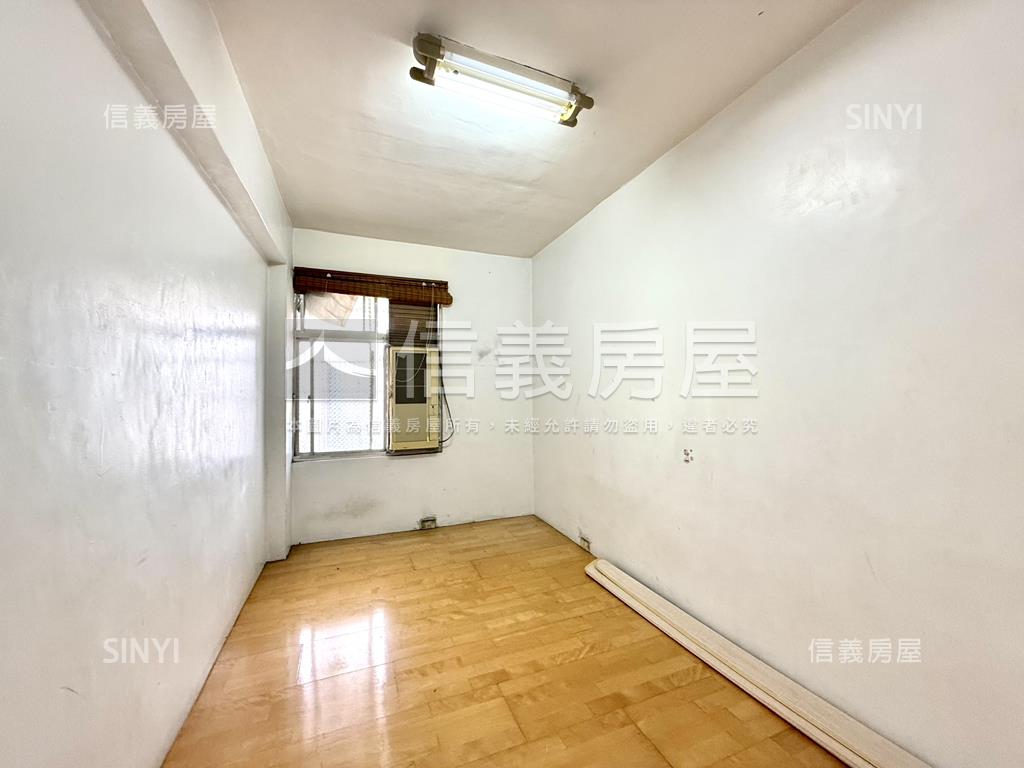 前後陽台｜陽光方正大四房房屋室內格局與周邊環境