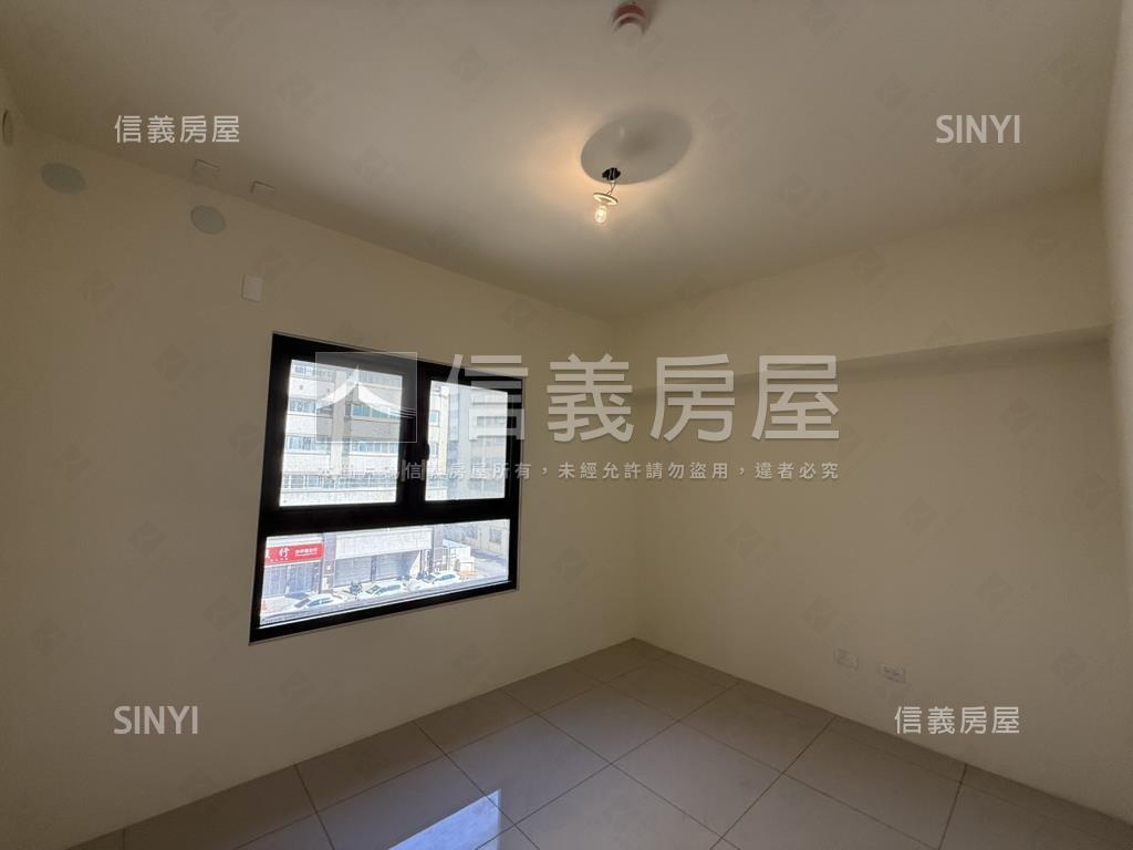 俗!!和築兩房車位輕鬆購房屋室內格局與周邊環境