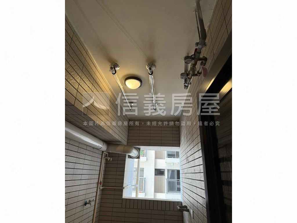 俗!!和築兩房車位輕鬆購房屋室內格局與周邊環境