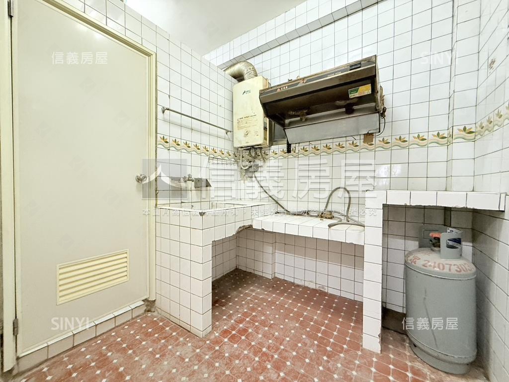 五權三街美透天房屋室內格局與周邊環境