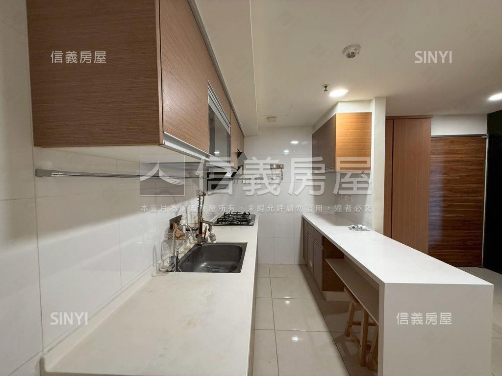 成大首選景觀三房平車房屋室內格局與周邊環境