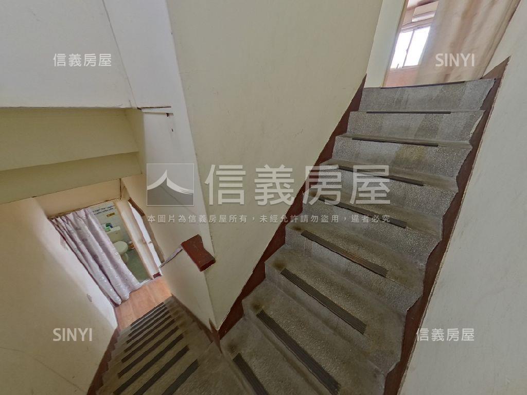 正春日路邊１＋２樓小店面房屋室內格局與周邊環境