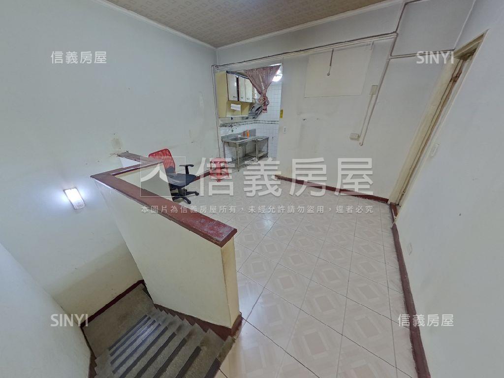 正春日路邊１＋２樓小店面房屋室內格局與周邊環境